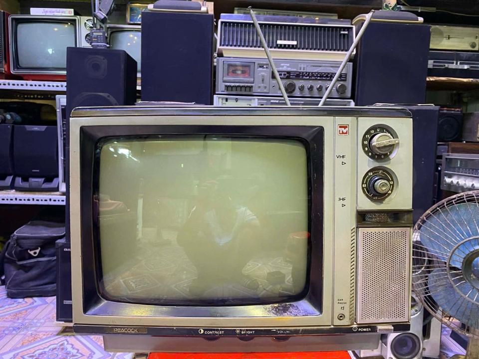 TV ĐẠO CỤ XƯA -duoc-ban-tai-TRẦN LÊ SHOW