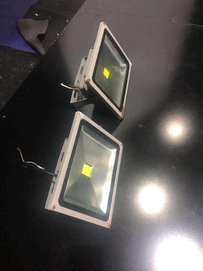 ĐÈN PHA LED -duoc-ban-tai-TRẦN LÊ SHOW
