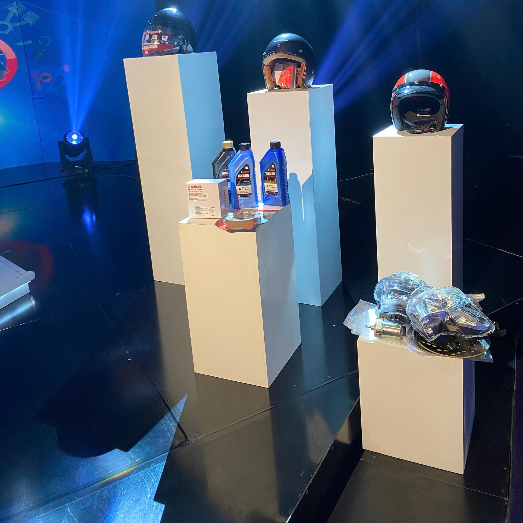 TRỤ VUÔNG TRẮNG-duoc-ban-tai-TRẦN LÊ SHOW