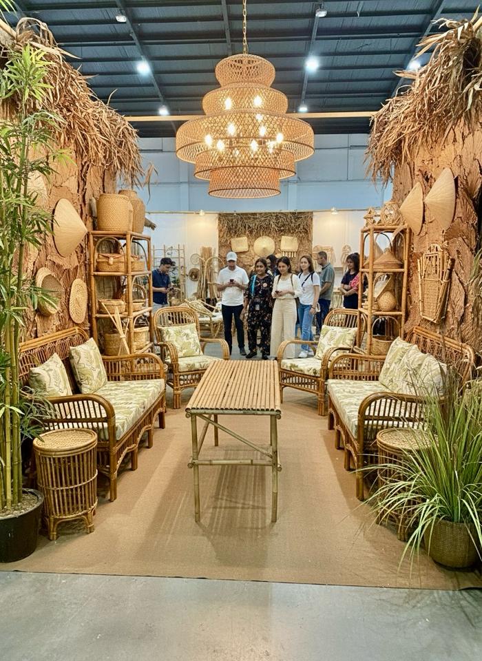 CHO THUÊ BÀN TRE ĐẠO CỤ 1m5-duoc-ban-tai-TRẦN LÊ SHOW