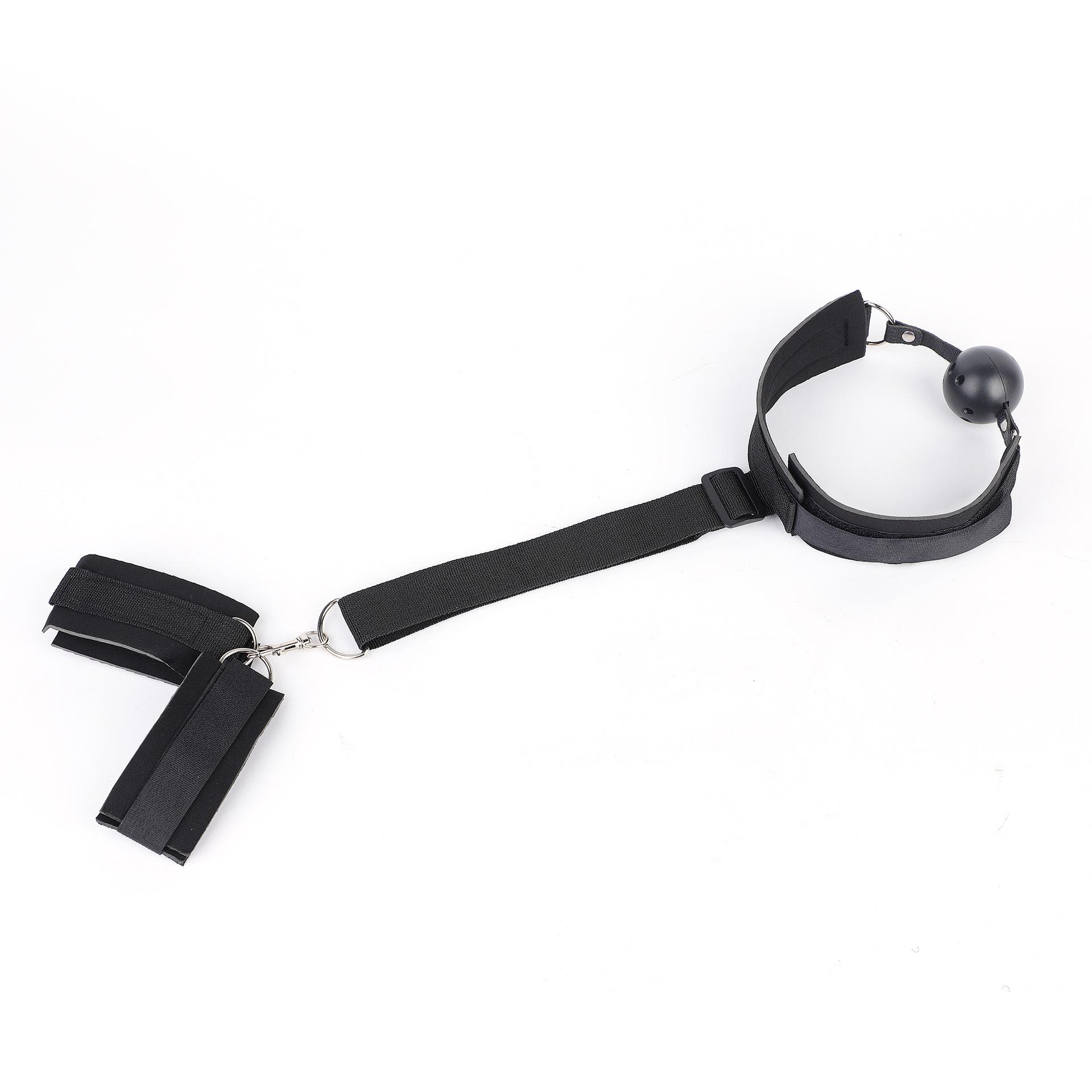 Đai còng tay và ball gag-duoc-ban-tai-Xích Đạo Shop