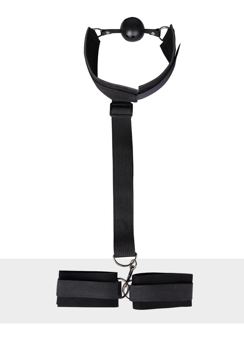Đai còng tay và ball gag-duoc-ban-tai-Xích Đạo Shop