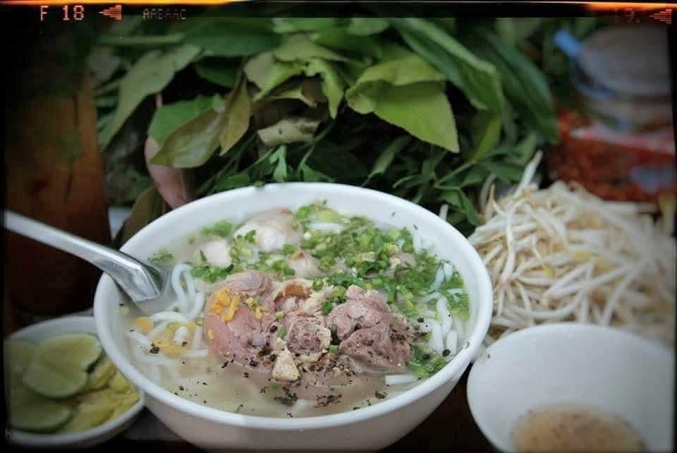BÁNH CANH GIÒ NẠC-duoc-ban-tai-CHỊ HAI's Kitchen