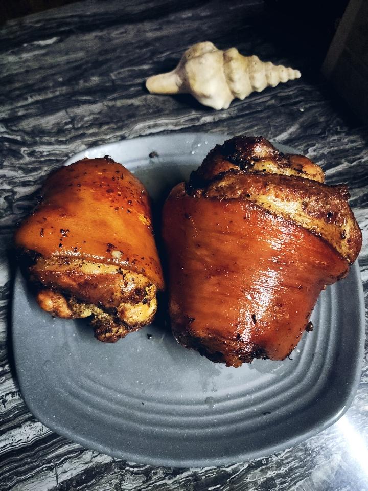 CHÂN GIÒ MUỐI TIÊU XANH CHIÊN GIÒN-duoc-ban-tai-CHỊ HAI's Kitchen