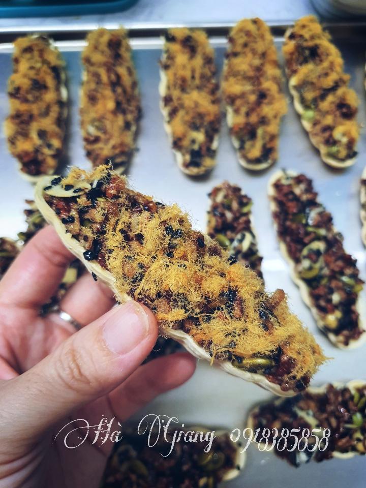 Bánh gạo lứt mix hạt dinh dưỡng chà bông (đế thuyền)-duoc-ban-tai-CHỊ HAI's Kitchen