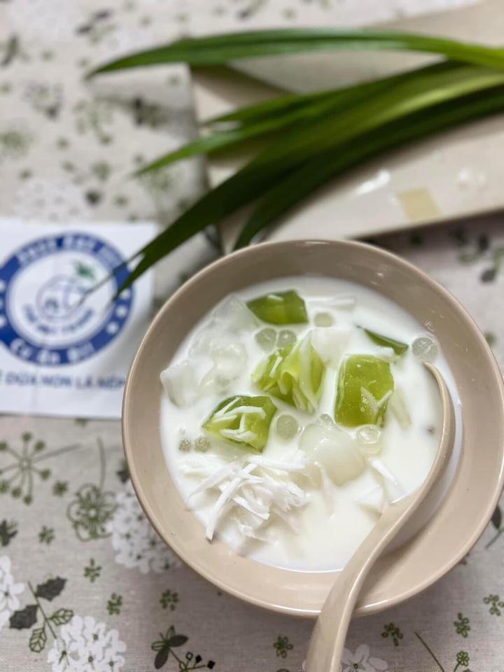 chè dừa non lá nếp-duoc-ban-tai-Đông Hae Ecodream