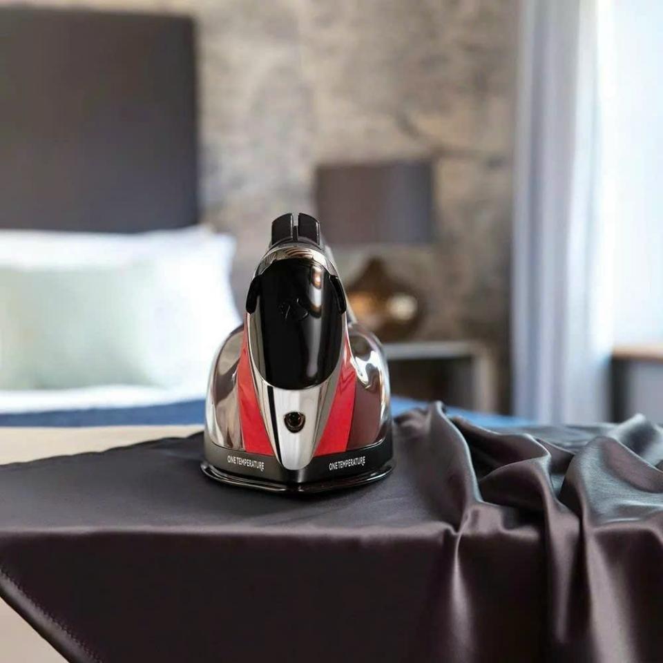 Bàn là Russell Hobbs one temperature 2600W-duoc-ban-tai-Green Life Gia dụng nhập khẩu
