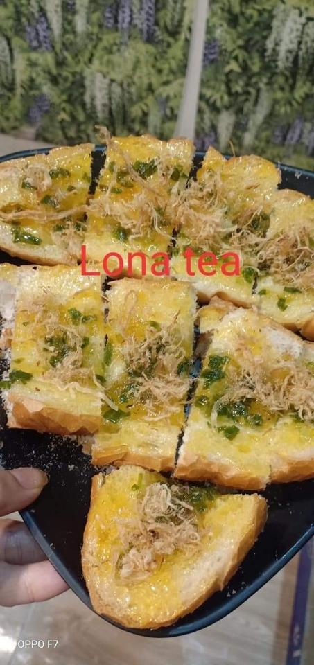 Bánh mì nướng bơ-duoc-ban-tai-LONA TEA