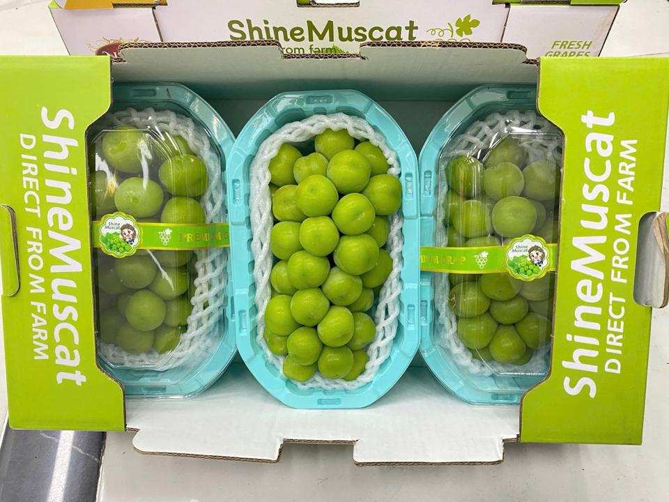 Nho sữa mẫu đơn-duoc-ban-tai-Như STORE - Fresh Fruit