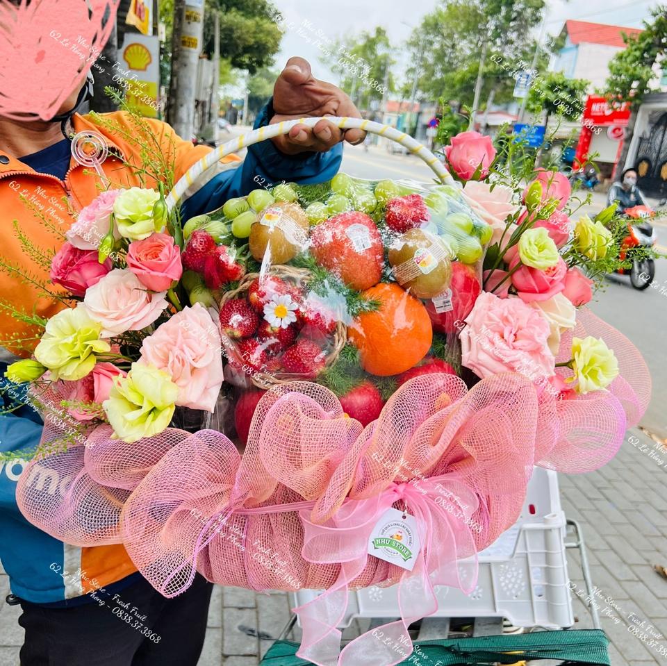 Giỏ quà kèm hoa tươi G161-duoc-ban-tai-Như STORE - Fresh Fruit