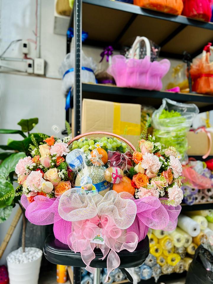 Giỏ quà kèm hoa tươi G161-duoc-ban-tai-Như STORE - Fresh Fruit