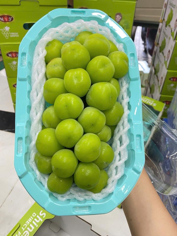 Nho sữa mẫu đơn-duoc-ban-tai-Như STORE - Fresh Fruit