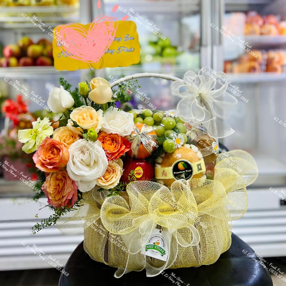 Giỏ trái cây kèm hoa tươi G195-duoc-ban-tai-Như STORE - Fresh Fruit