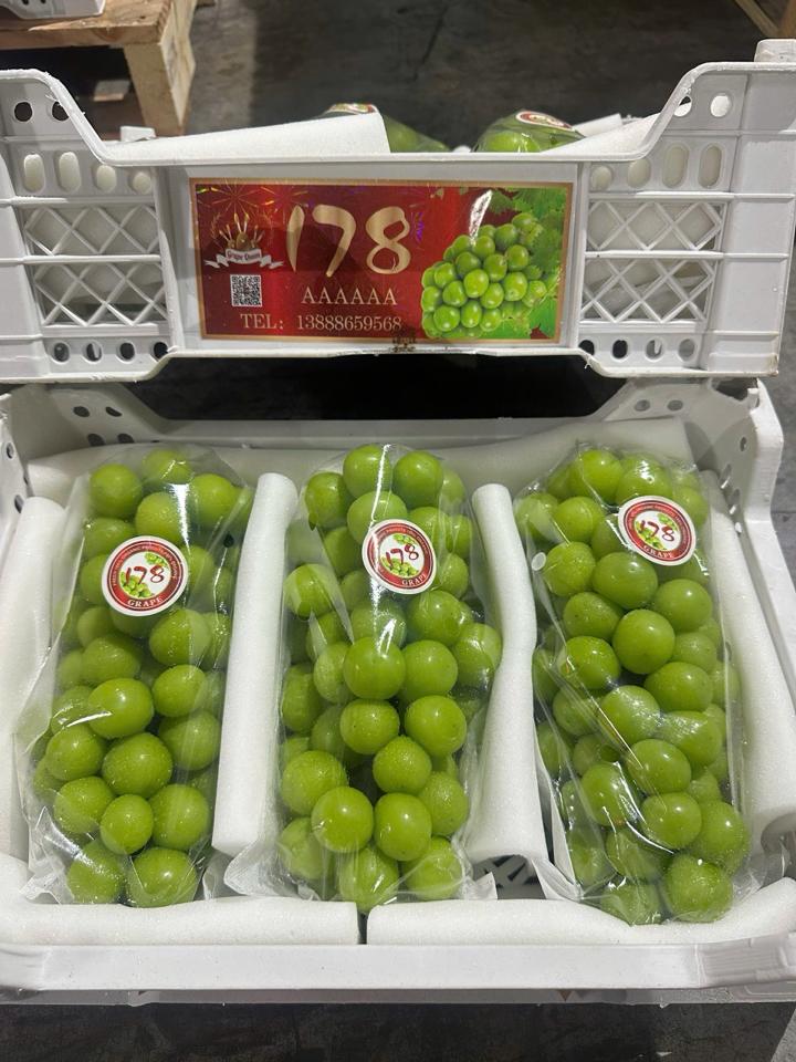 Nho sữa mẫu đơn-duoc-ban-tai-Như STORE - Fresh Fruit