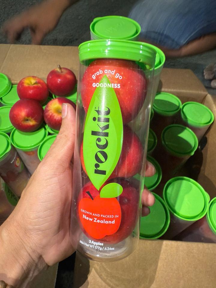Táo ống Rockit NewZealand-duoc-ban-tai-Như STORE - Fresh Fruit