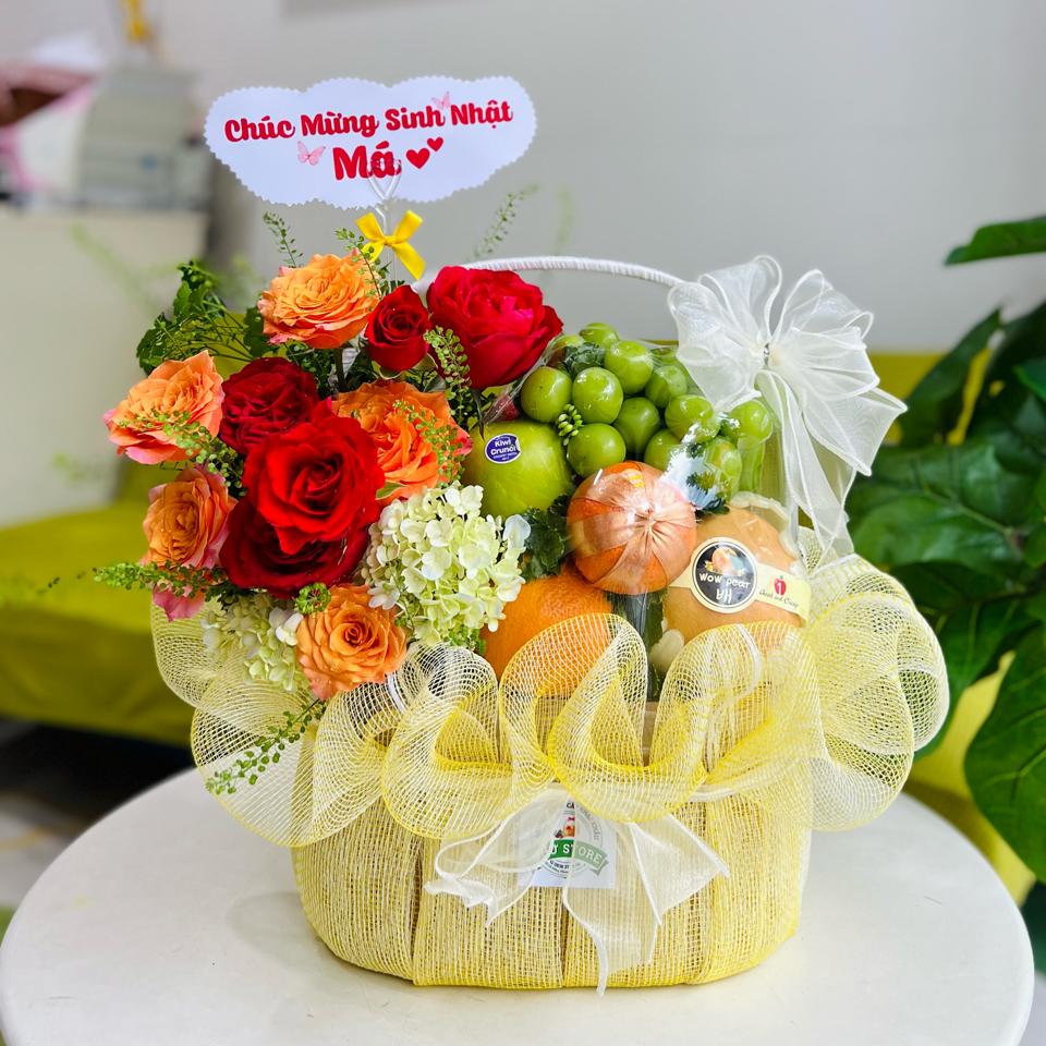 Giỏ quà kèm hoa tươi G194-duoc-ban-tai-Như STORE - Fresh Fruit
