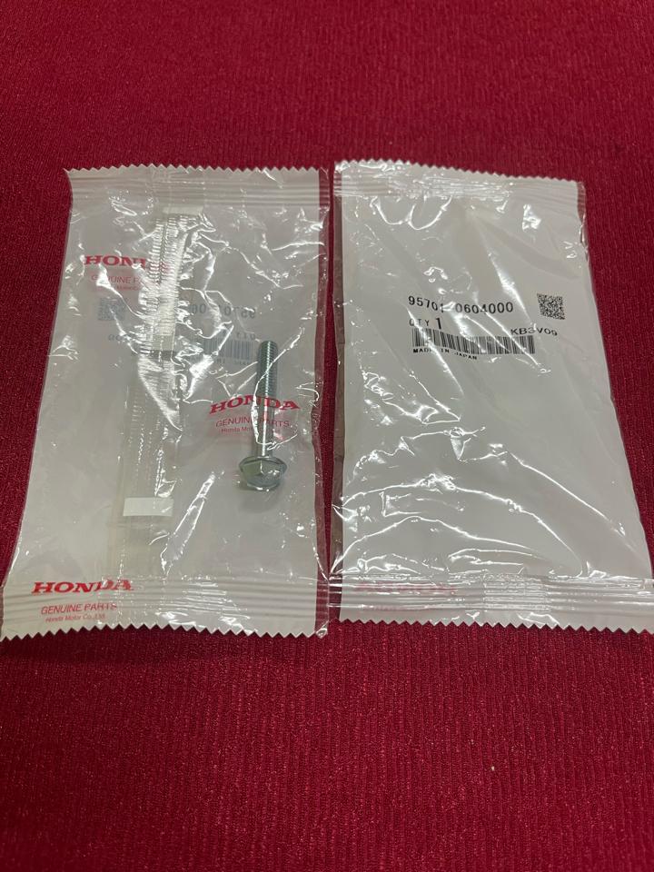 ABTL - Ốc bắt hộp số dài-duoc-ban-tai-Xe Máy Vũ Hạnh