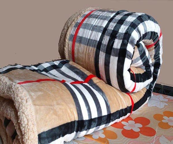 Chăn thường lấy trong ngày-duoc-ban-tai-Giặt là Speed Queen