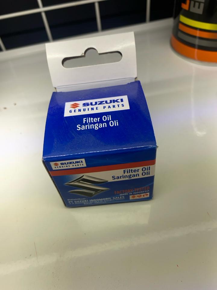Lọc nhớt SUZUKI chính hãng-duoc-ban-tai-NHI RACER - CHĂM SÓC XE MÁY (TIỆM TRÀ HENRY)
