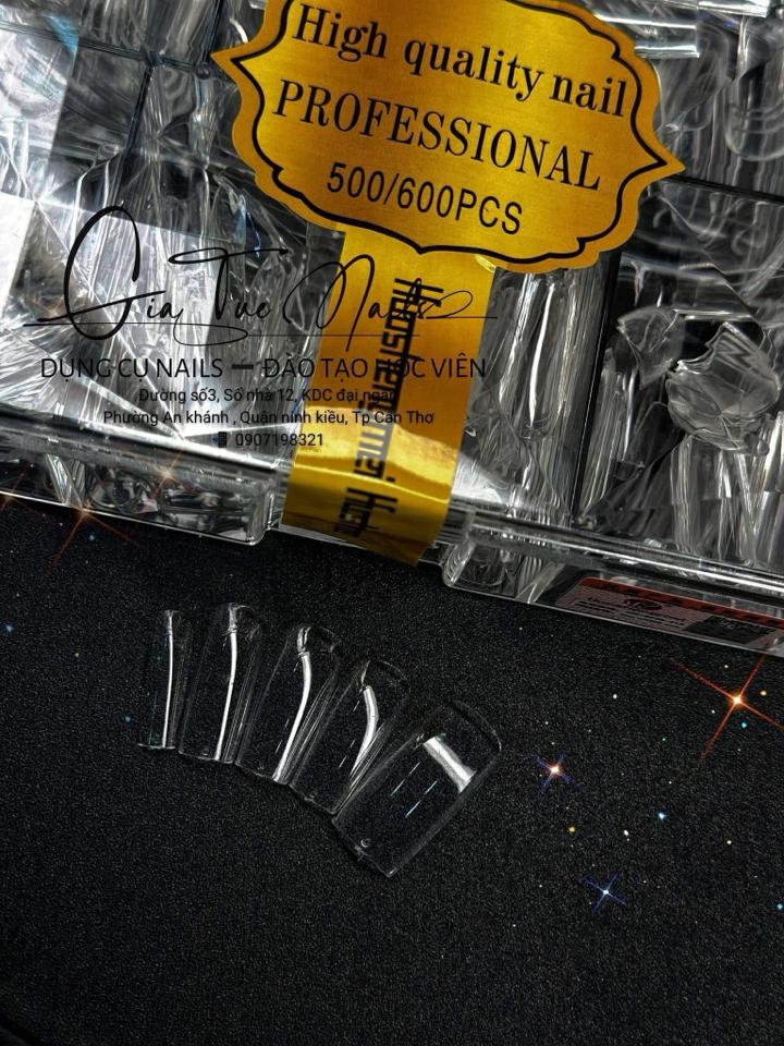 DE - Móng Úp Vuông Tem Vàng-duoc-ban-tai-NAIL GIA TUỆ
