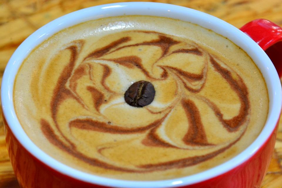 Capuchino/Latte-duoc-ban-tai-Tiệm Cà phê XOAY