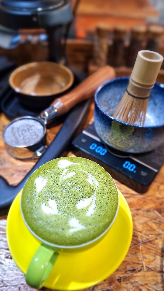 Matcha Latte-duoc-ban-tai-Tiệm Cà phê XOAY