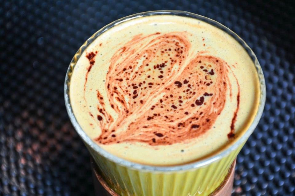 Matcha Latte-duoc-ban-tai-Tiệm Cà phê XOAY