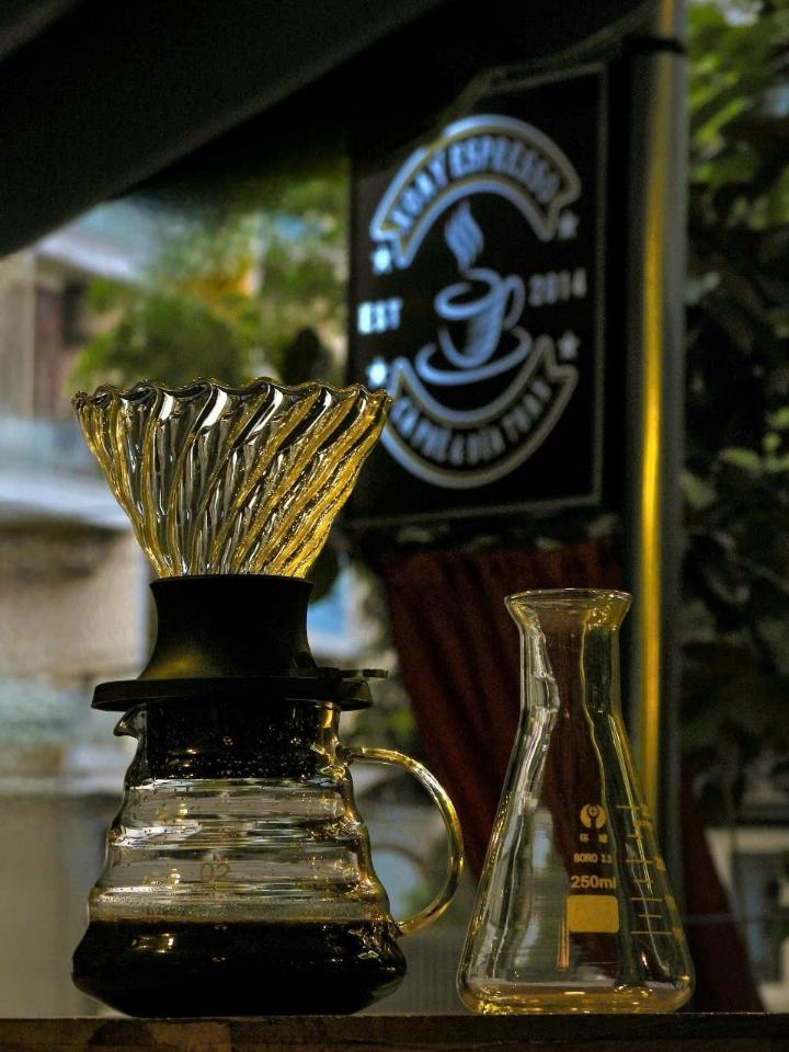 PourOver Cầu Đất-duoc-ban-tai-Tiệm Cà phê XOAY