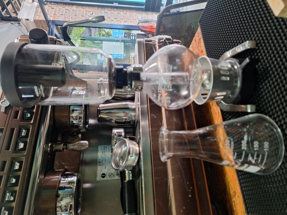 Syphon 5/5-duoc-ban-tai-Tiệm Cà phê XOAY
