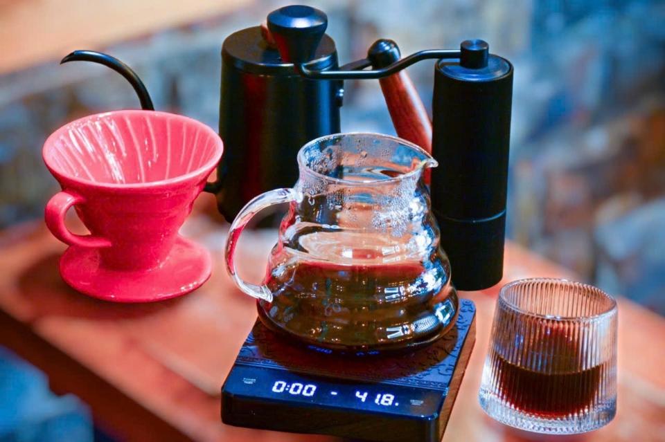 PourOver Cầu Đất-duoc-ban-tai-Tiệm Cà phê XOAY