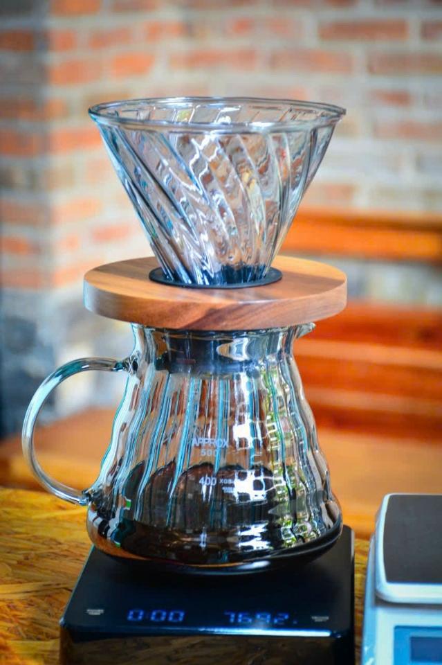PourOver Cầu Đất-duoc-ban-tai-Tiệm Cà phê XOAY
