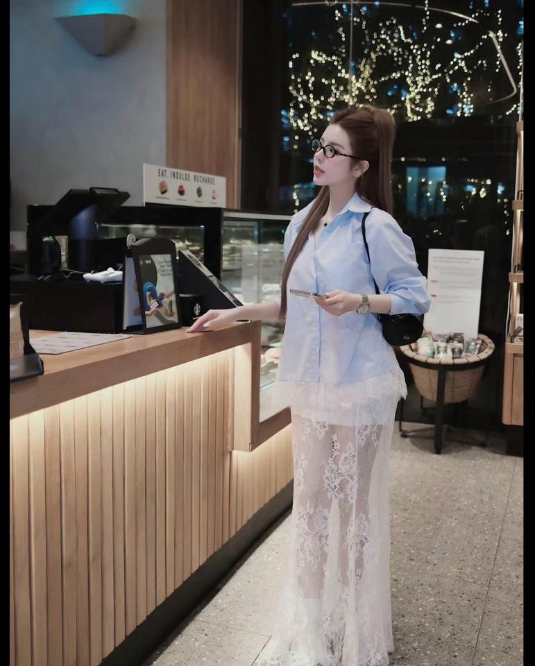 set sơmi xanh kèm váy ren-duoc-ban-tai-Tediel -  thuê đồ