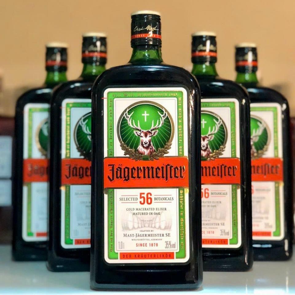 AA Jagermeister -duoc-ban-tai-Nhà Phân Phối Hà Gia Bảo Nam