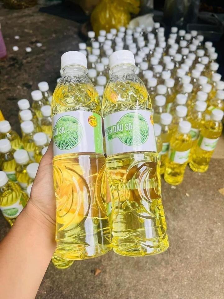 Tinh dầu sả Java Mường Tè nguyên chất 500ml-duoc-ban-tai-Đặc sản vùng cao HN