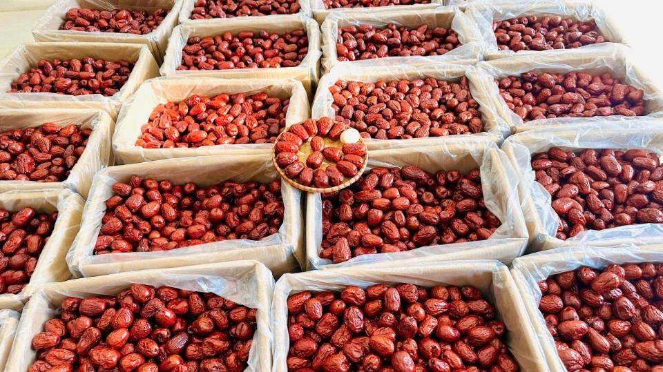 Táo đỏ size 6/7 quả 1lạng - 1kg-duoc-ban-tai-Đặc sản vùng cao HN
