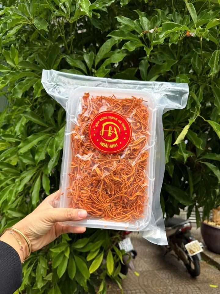 (Khay 100gr) Đông trùng hạ thảo khô sấy thăng hoa - hàng rối-duoc-ban-tai-Đặc sản vùng cao HN
