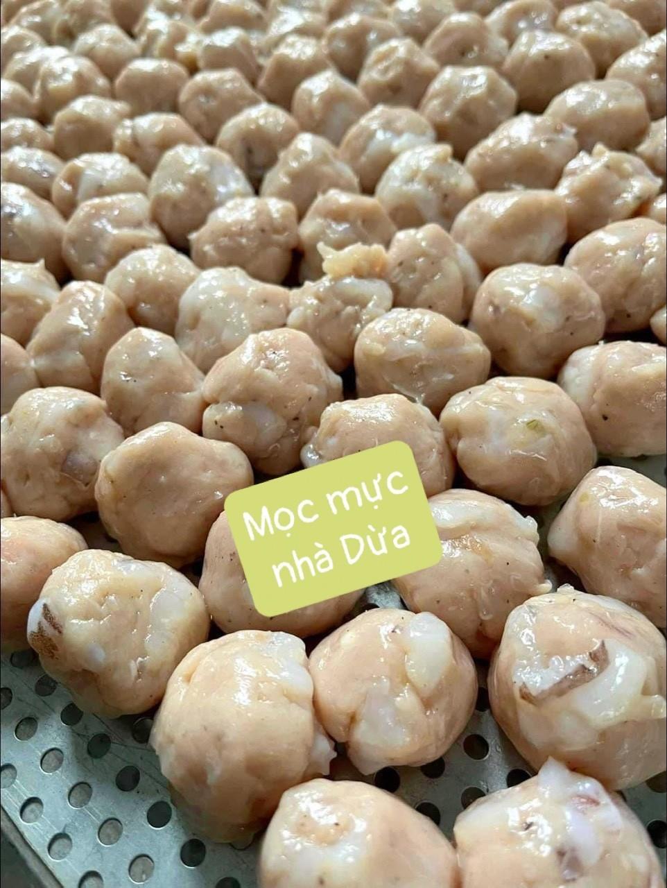Mọc mực-duoc-ban-tai-BẾP NHÀ DỪA