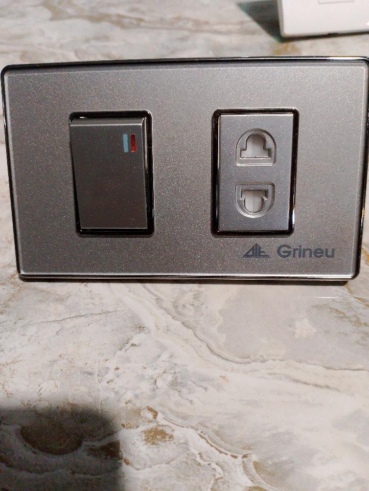 Mặt át khối grineu màu xám -duoc-ban-tai-Cửa hàng điện nước vinh hiền