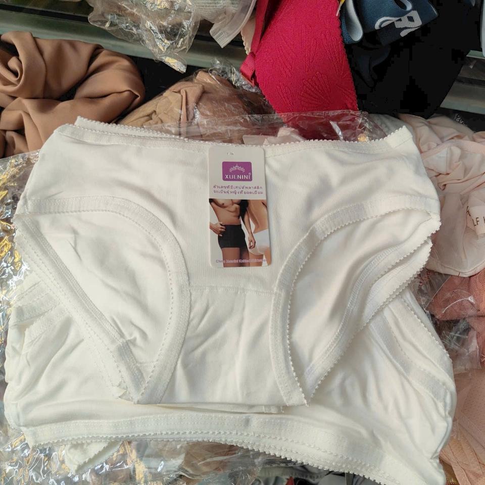 Quần lót trắng Trân-duoc-ban-tai-Thùy Dương Shop