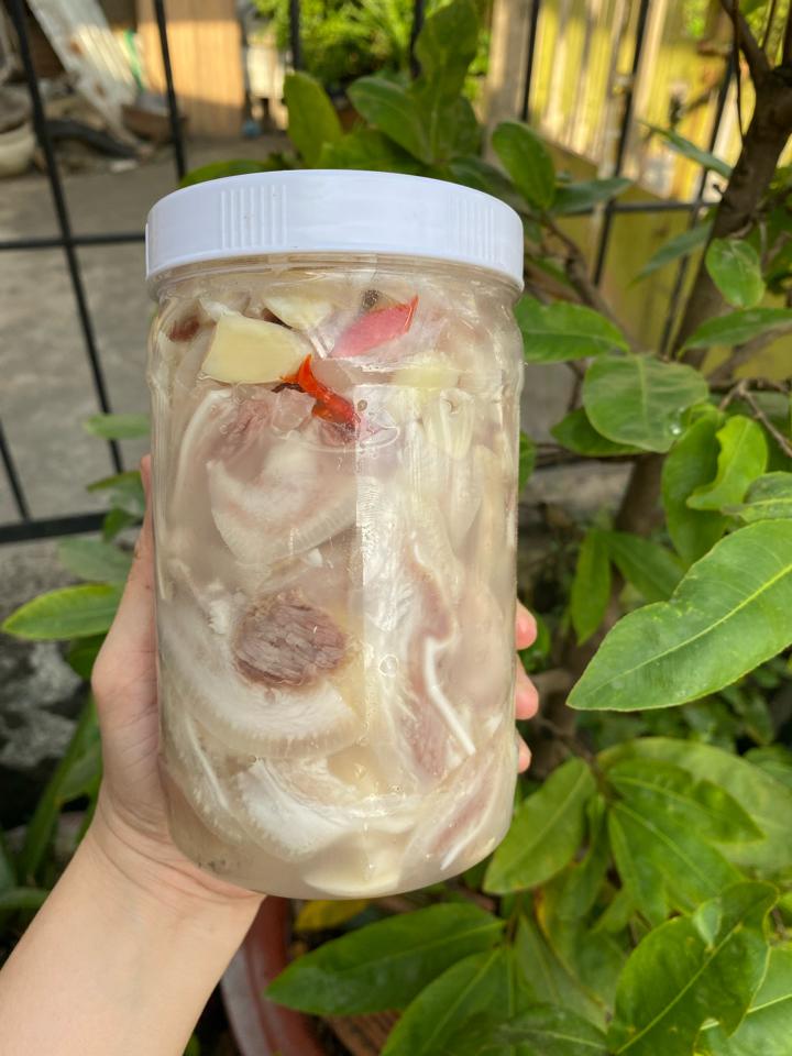 Tai heo chua ngọt-duoc-ban-tai-Hải sản Kim Uyên