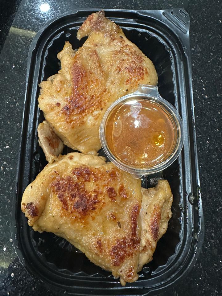 Gà Áp Chảo-duoc-ban-tai-KOKIM KITCHEN