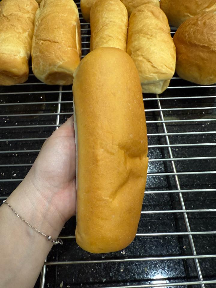 Bánh Mỳ Mềm ( Bánh Dài)-duoc-ban-tai-KOKIM KITCHEN