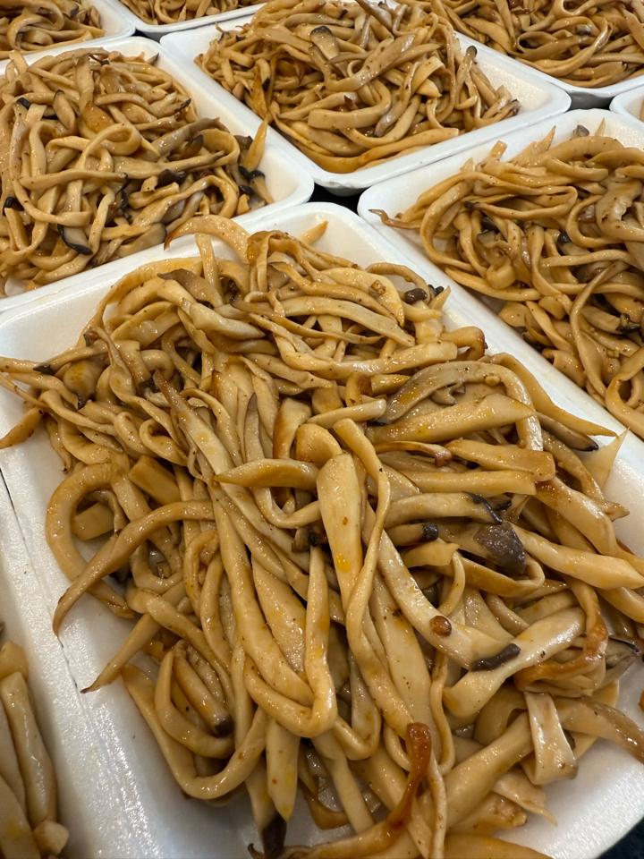 Nấm Đùi Gà Xào Lăn-duoc-ban-tai-KOKIM KITCHEN