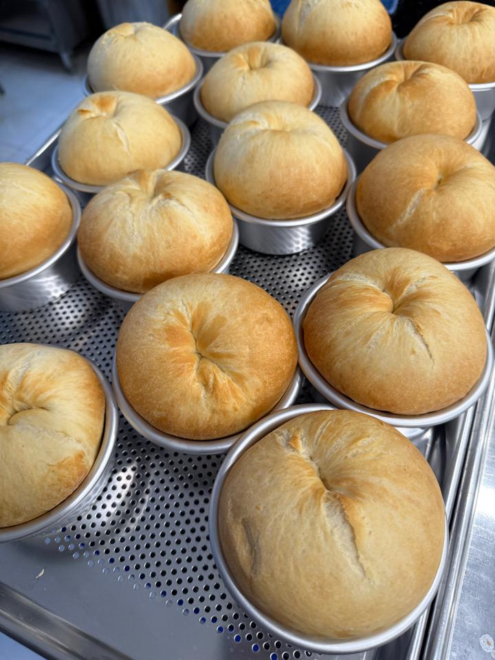 Bánh Mỳ Mềm (Bánh Tròn)-duoc-ban-tai-KOKIM KITCHEN