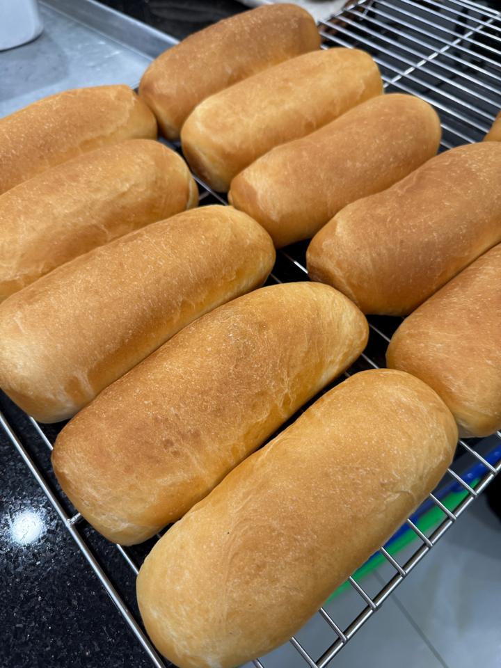 Bánh Mỳ Mềm ( Bánh Dài)-duoc-ban-tai-KOKIM KITCHEN