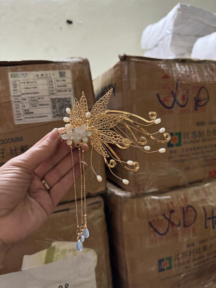 Mào Phượng ( vương miện)-duoc-ban-tai-Phụ kiện cưới hỏi Hà Anh