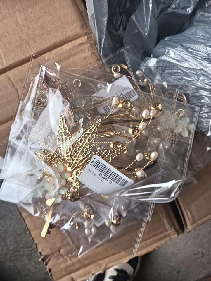 Mào Phượng ( vương miện)-duoc-ban-tai-Phụ kiện cưới hỏi Hà Anh