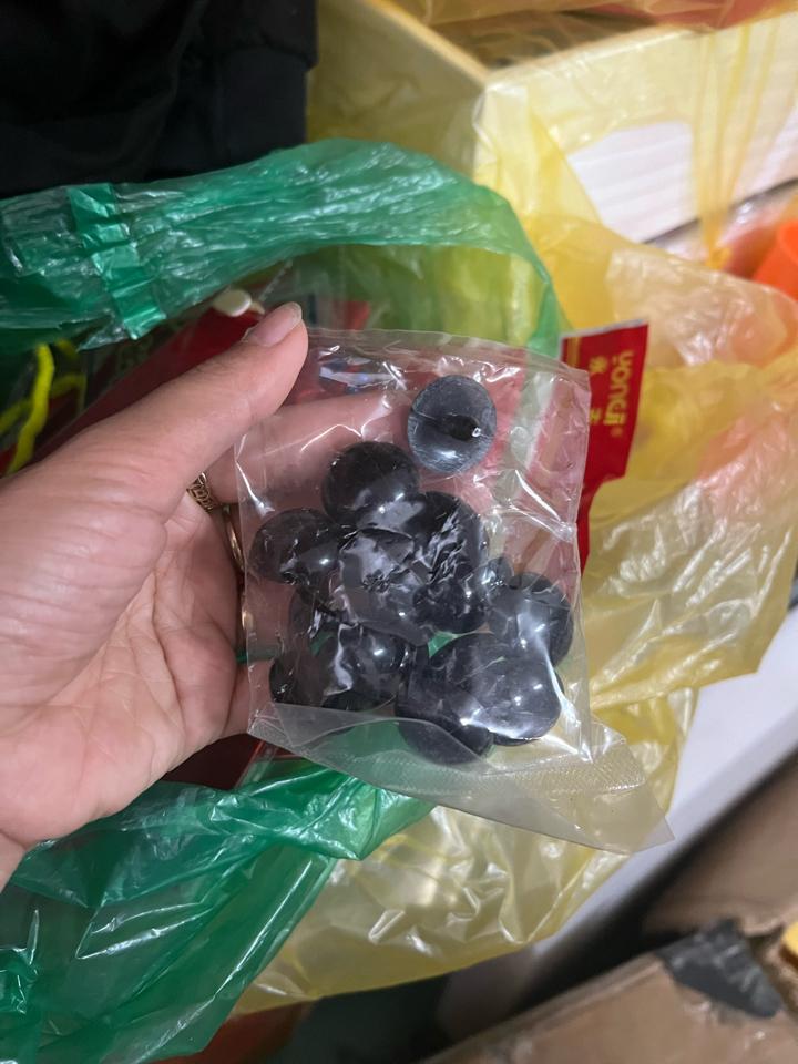 Mắt rồng đen-duoc-ban-tai-Phụ kiện cưới hỏi Hà Anh