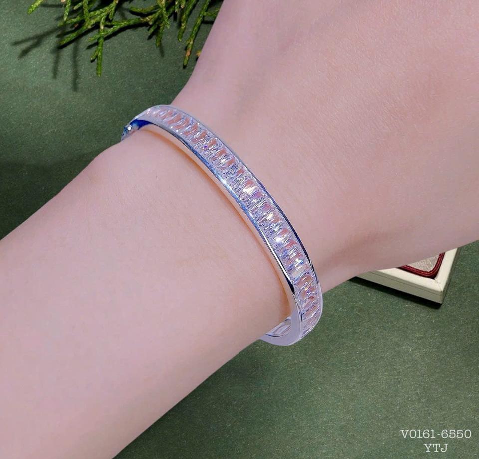 Vòng Xoàn Paget YT-S85501-duoc-ban-tai-Kim Cường Jewelry