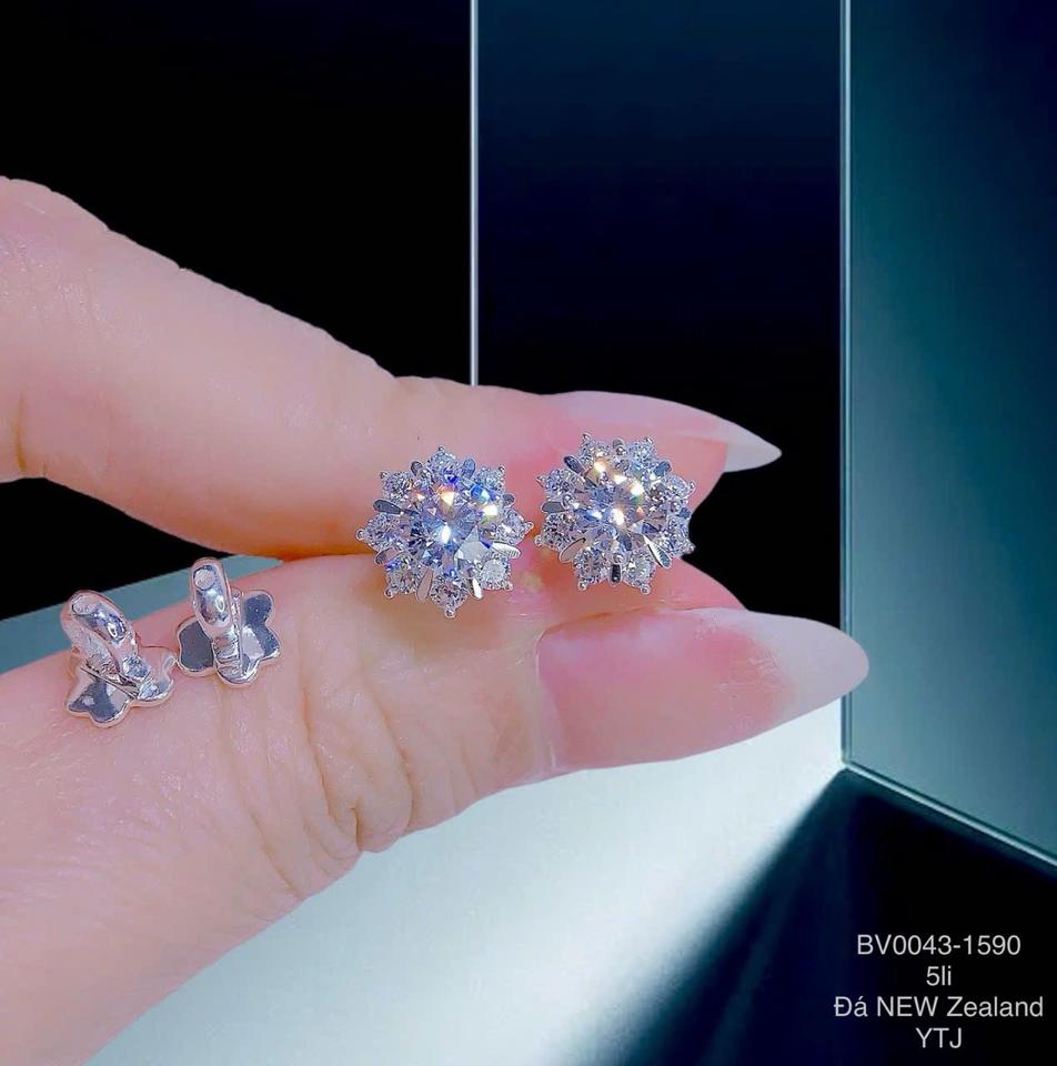 Bông Xoàn New zealand Hoa 8 Cánh Chủ 5li Khoá Vặn YT-M85901-duoc-ban-tai-Kim Cường Jewelry